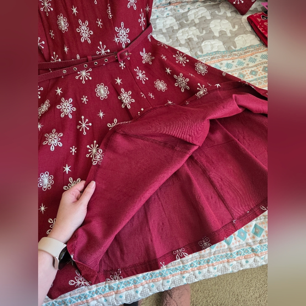 Unique Vintage Red with Silver Snowflakes Fit & Flare Winter Dress NWOT - Picture 9 of 16